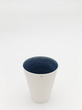 Lade das Bild in den Galerie-Viewer, Wasser zum Trinken (einzelner Porzellan-Becher)