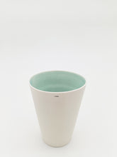 Lade das Bild in den Galerie-Viewer, Wasser zum Trinken (einzelner Porzellan-Becher)