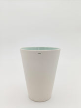 Lade das Bild in den Galerie-Viewer, Wasser zum Trinken (einzelner Porzellan-Becher)