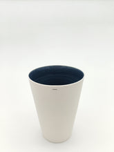 Lade das Bild in den Galerie-Viewer, Wasser zum Trinken (einzelner Porzellan-Becher)